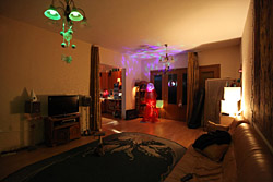 �������