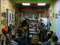 �������