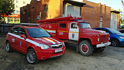 ����� ����